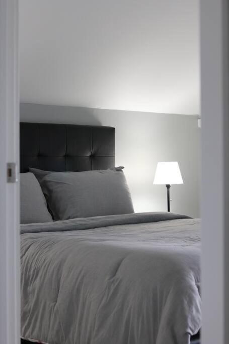 Unique Modern Luxury 2 Bedroom Apartment Rental Chapleau Kültér fotó