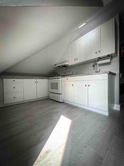 Unique Modern Luxury 2 Bedroom Apartment Rental Chapleau Kültér fotó